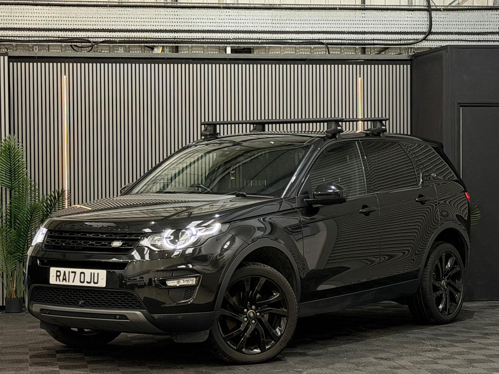 2017 Land Rover Discovery Sport HSE Black
