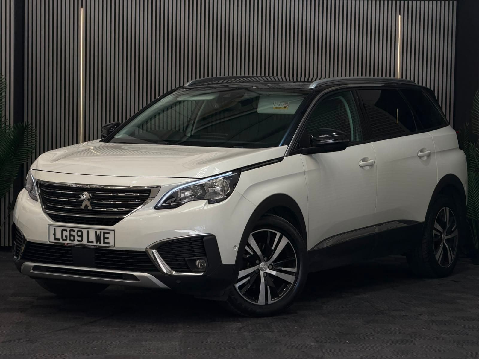 2019 Peugeot 5008 Allure