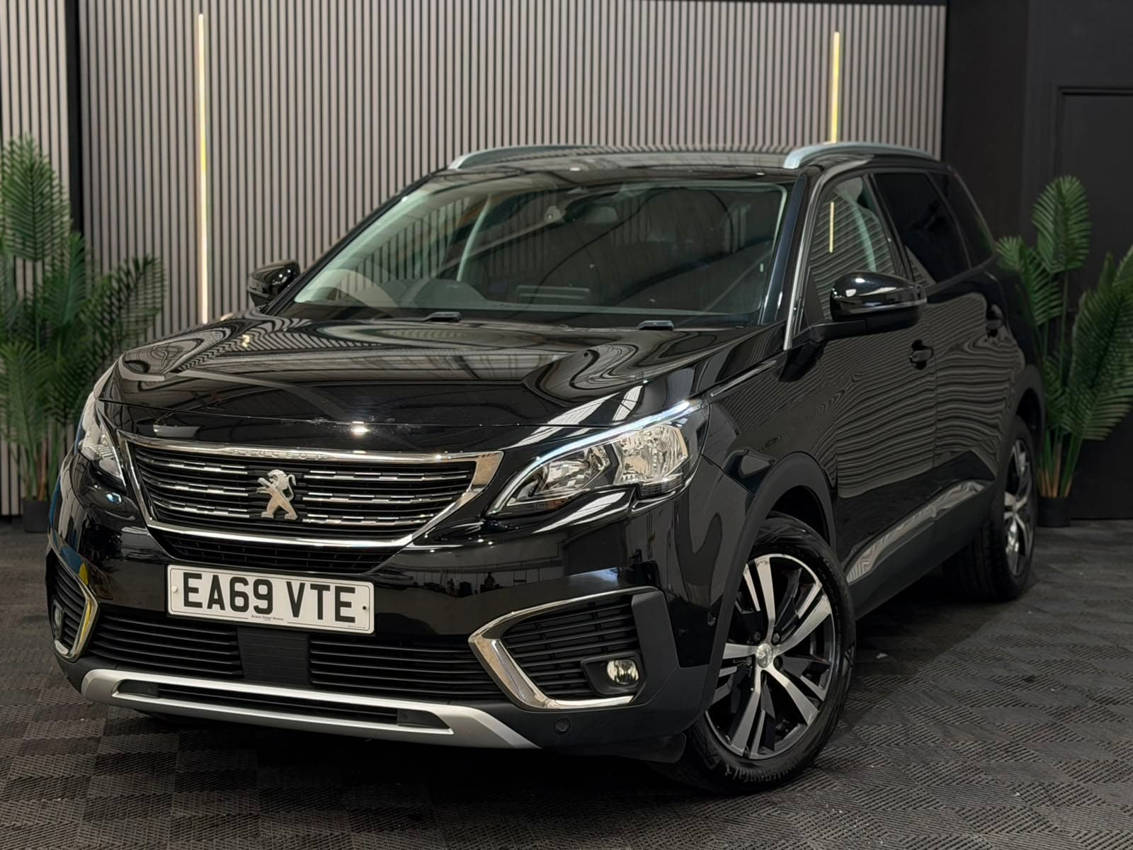 2019 Peugeot 5008 Allure